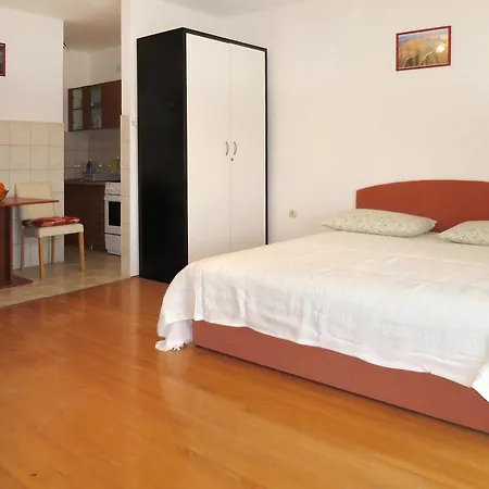 Ferienhaus Rogoznica 402s רוגוזניצה
