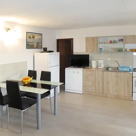 Ferienhaus Rogoznica 402s * רוגוזניצה