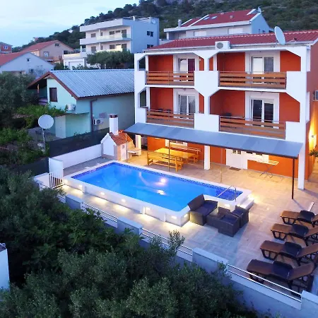 Ferienhaus Rogoznica 402s בית נופש *